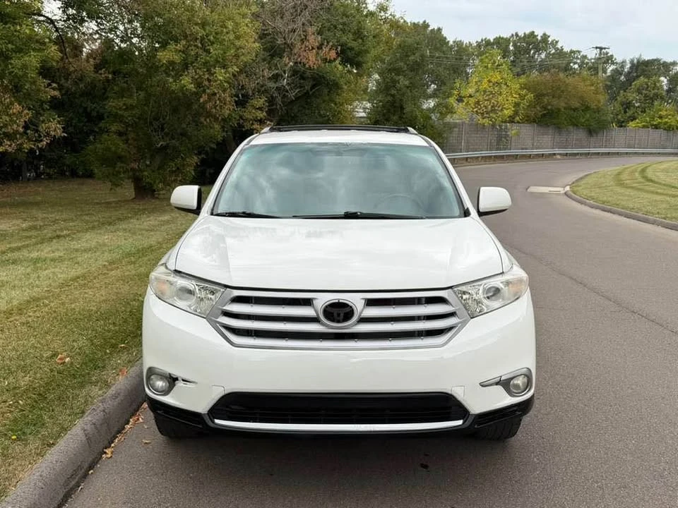 2011 Toyota Highlander - Image 13 of 16