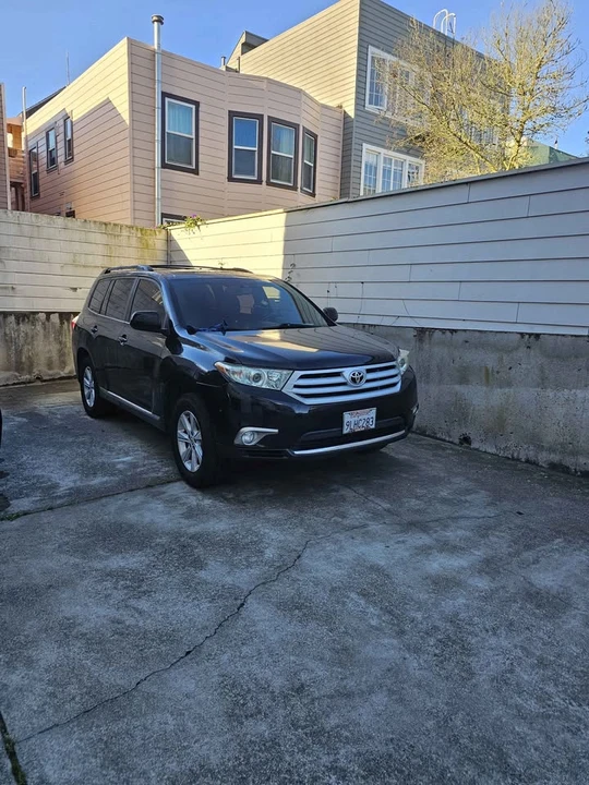 2011 Toyota Highlander - Image 3 of 7
