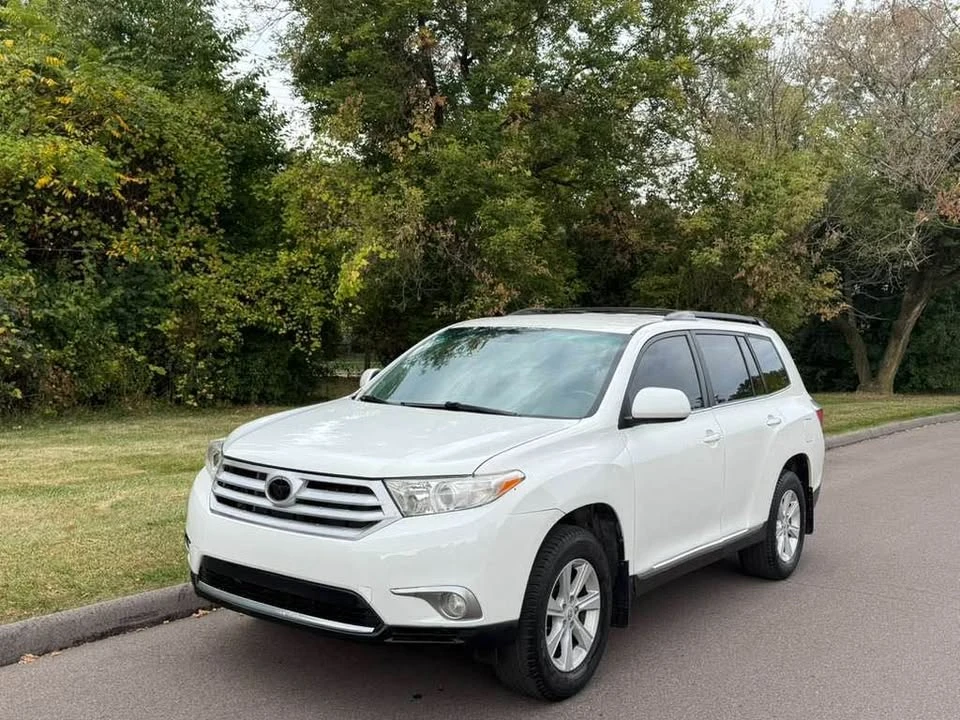 2011 Toyota Highlander - Image 3 of 16