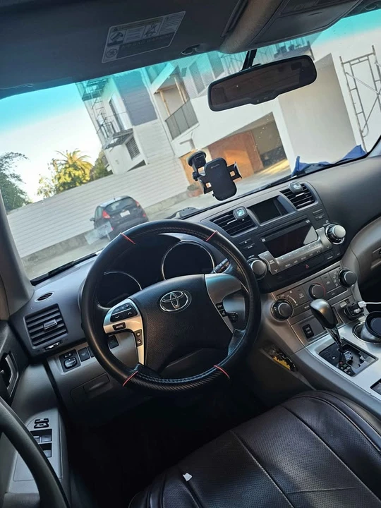 2011 Toyota Highlander - Image 3 of 7