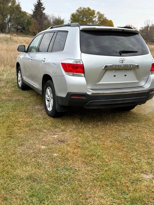 2011 Toyota Highlander - Image 5 of 13