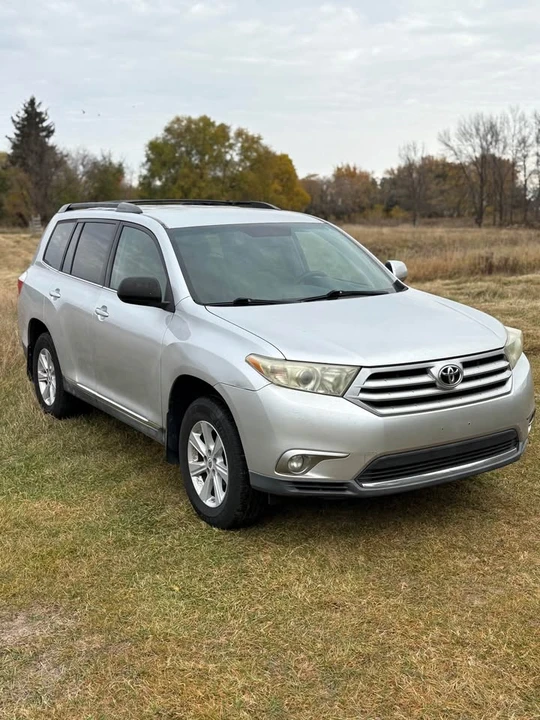 2011 Toyota Highlander - Image 3 of 13