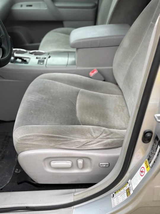 2011 Toyota Highlander - Image 9 of 13