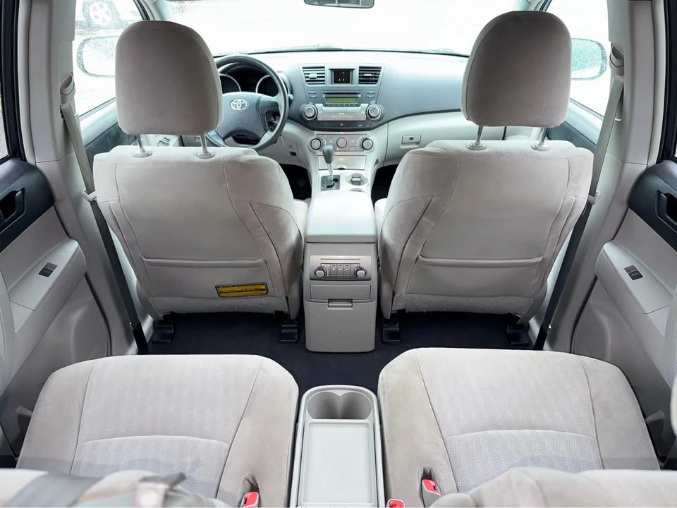 2011 Toyota Highlander - Image 14 of 20