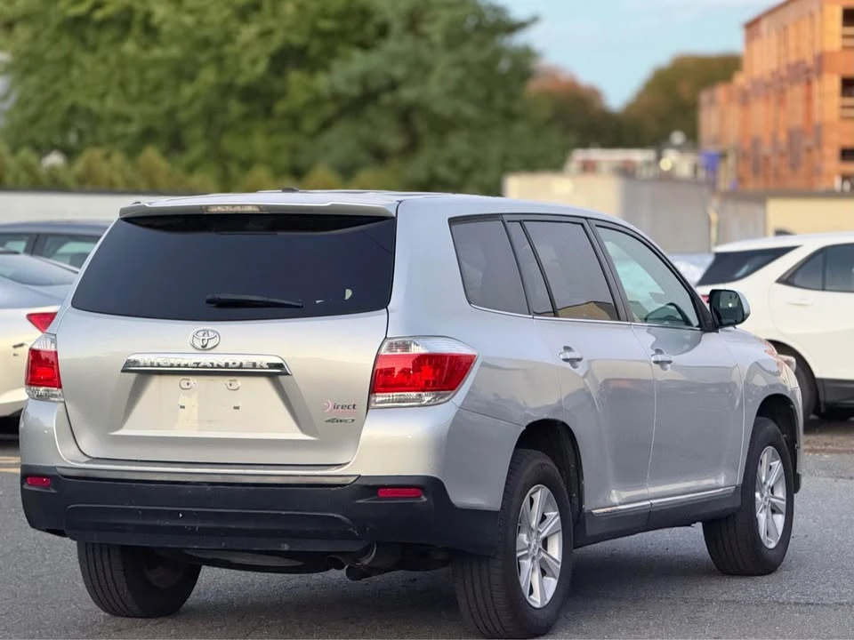 2011 Toyota Highlander - Image 4 of 20