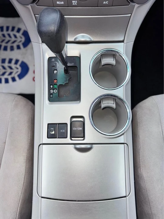 2011 Toyota Highlander - Image 16 of 20