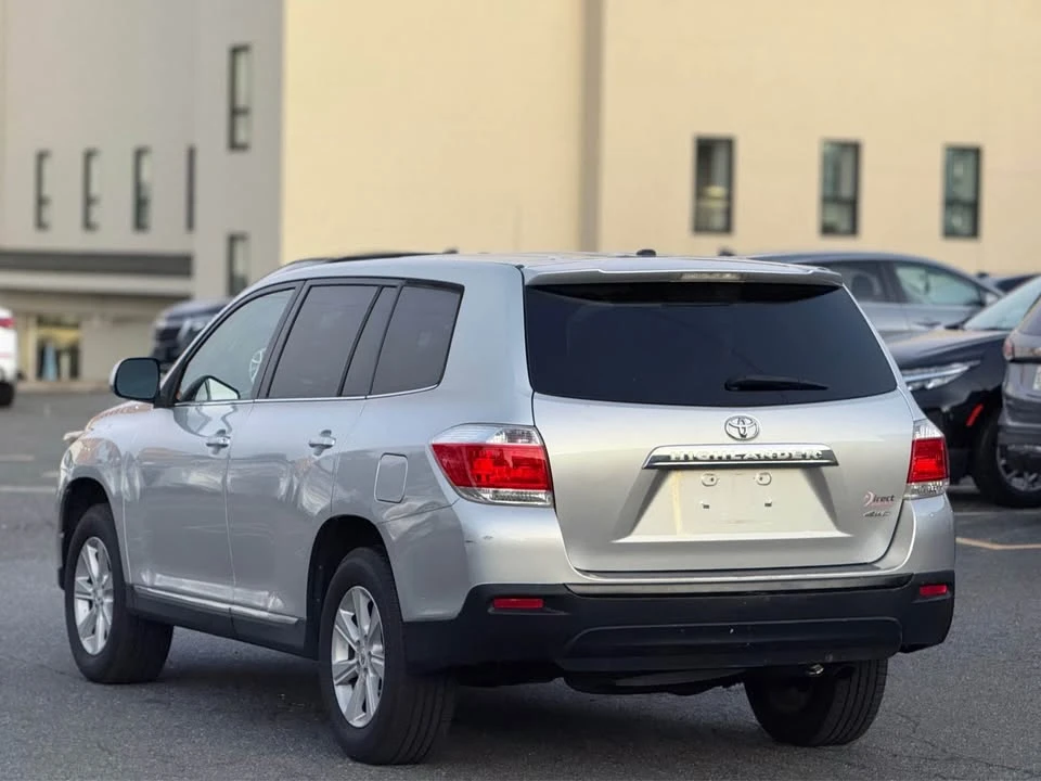 2011 Toyota Highlander - Image 6 of 20
