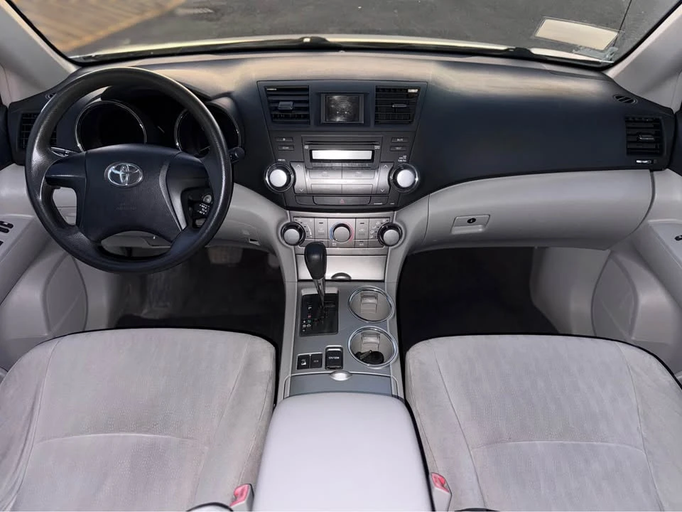 2011 Toyota Highlander - Image 7 of 20