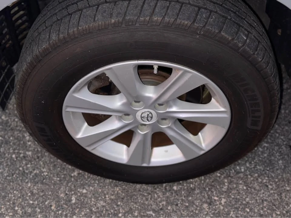 2011 Toyota Highlander - Image 10 of 20