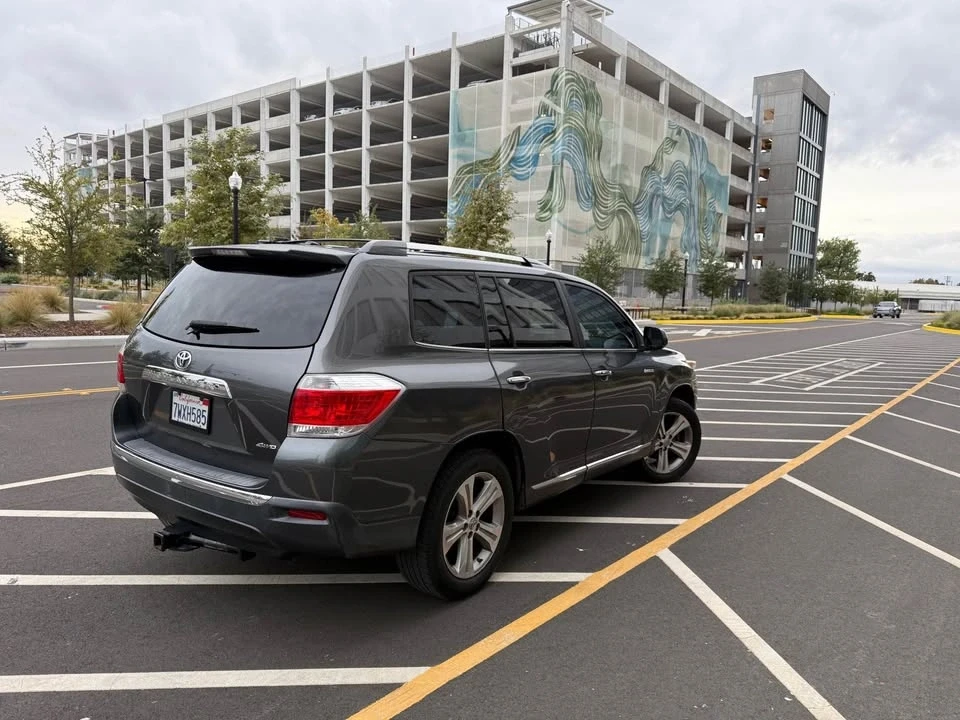2011 Toyota Highlander - Image 5 of 17