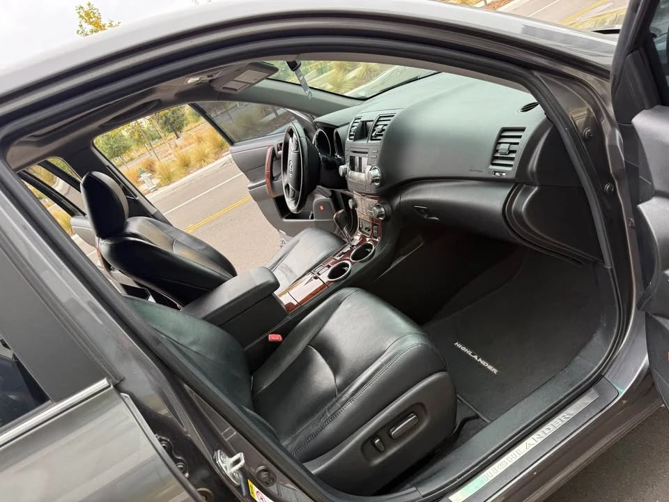 2011 Toyota Highlander - Image 11 of 17