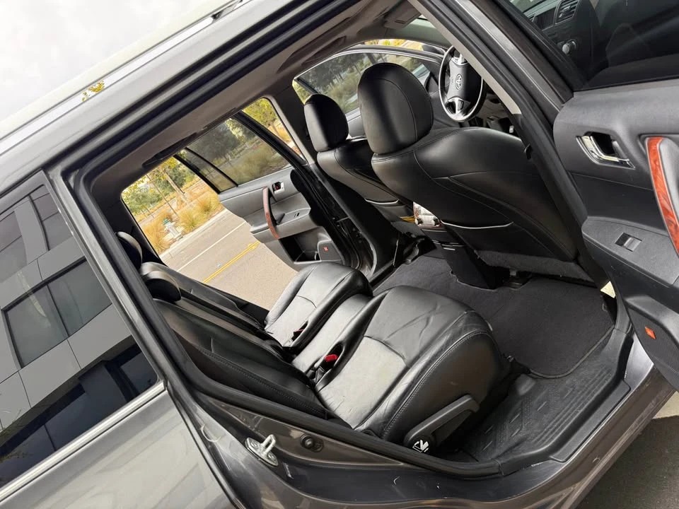 2011 Toyota Highlander - Image 12 of 17