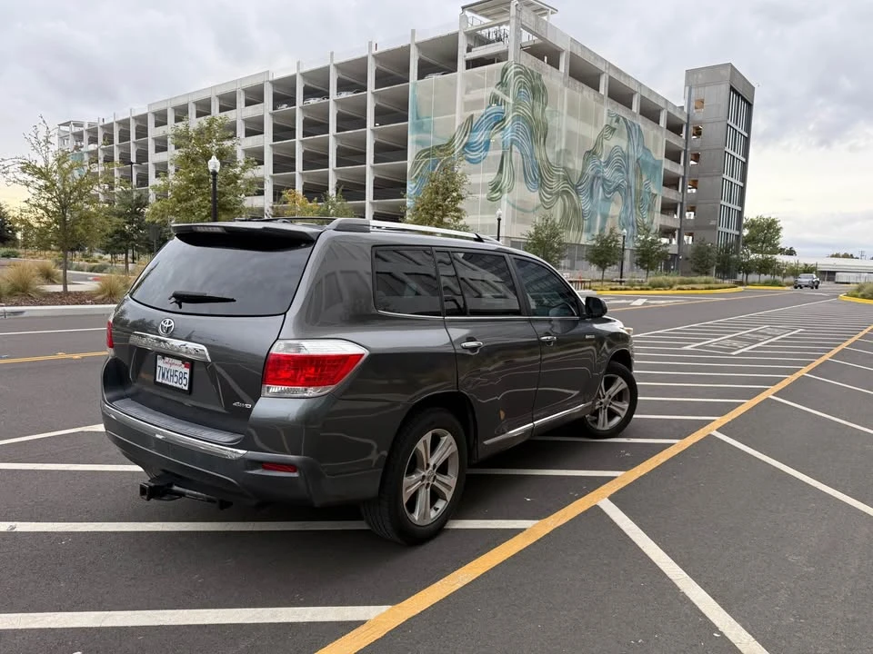 2011 Toyota Highlander - Image 5 of 17
