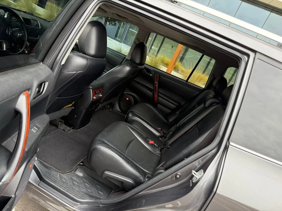 2011 Toyota Highlander - Image 11 of 17