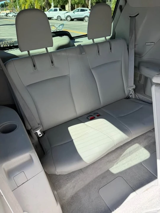 2011 Toyota Highlander - Image 10 of 18