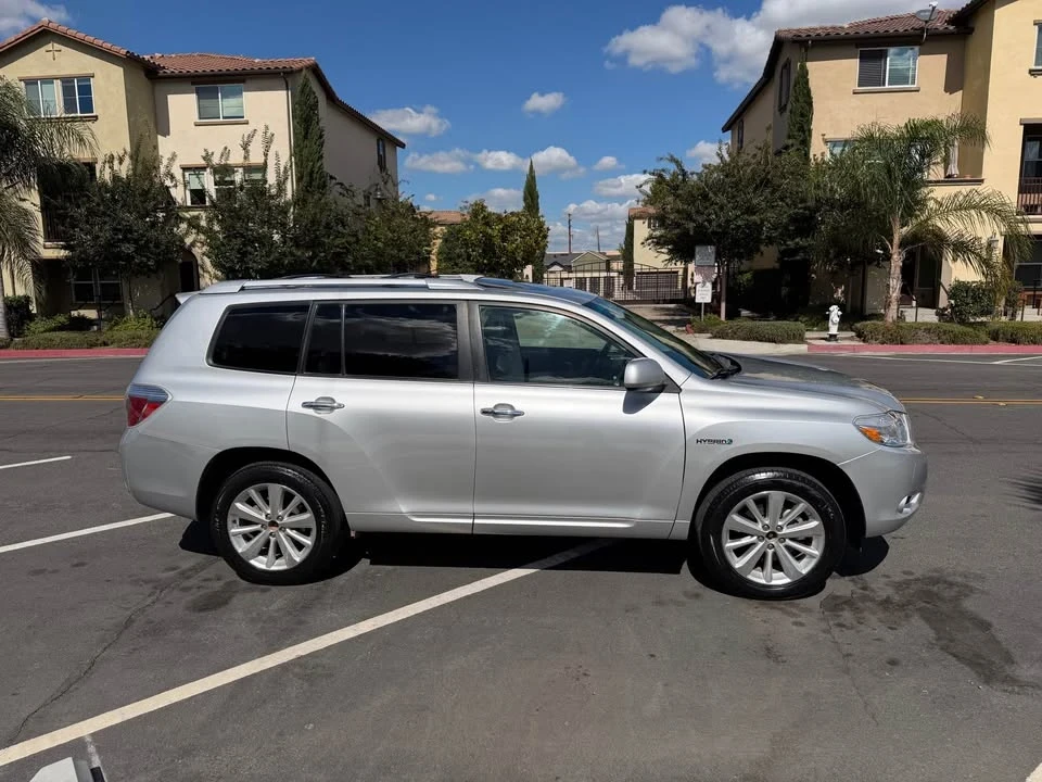 2011 Toyota Highlander - Image 16 of 18