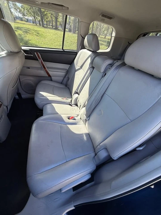 2011 Toyota Highlander - Image 7 of 13