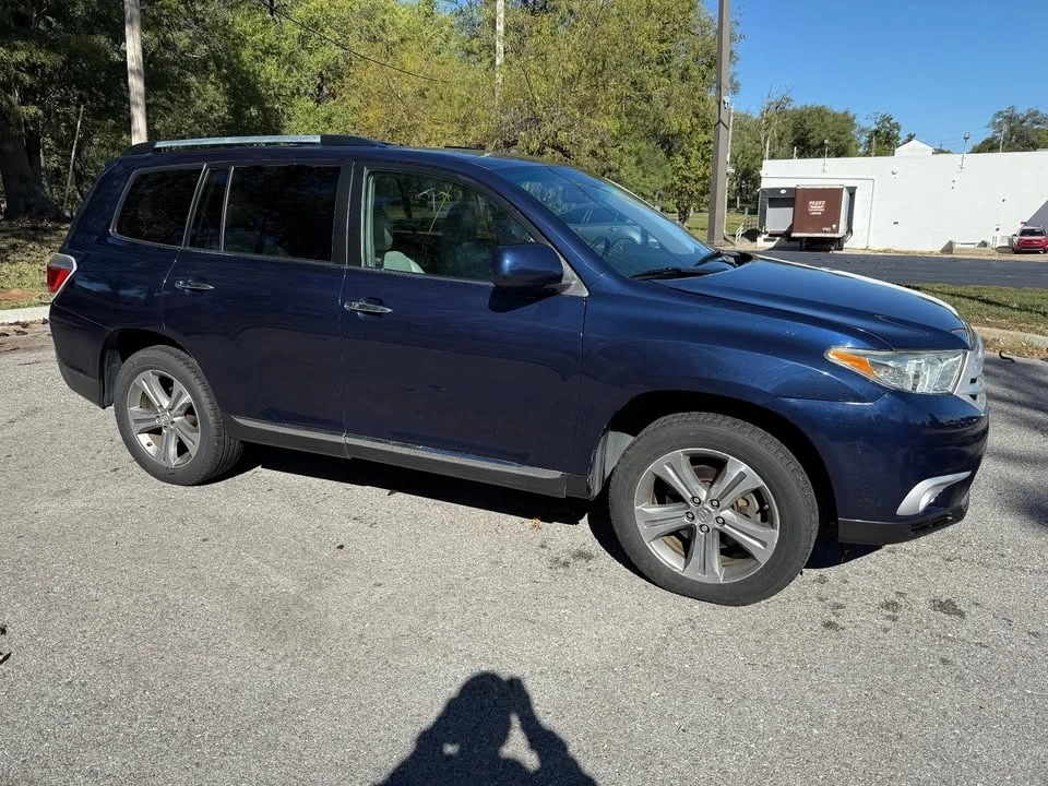 2011 Toyota Highlander - Image 5 of 13
