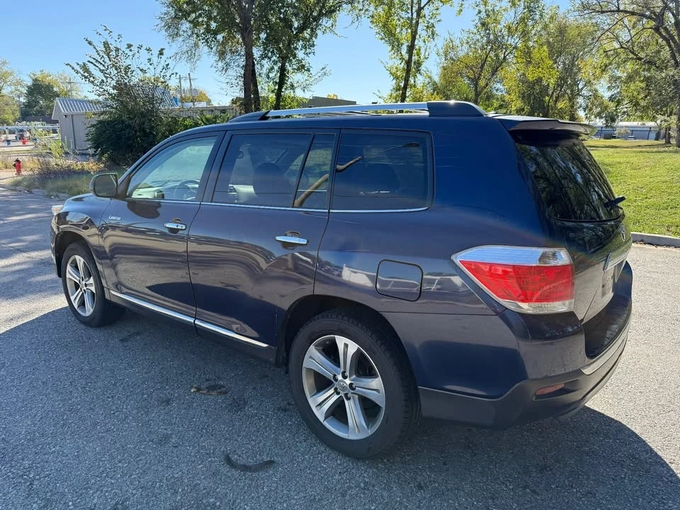 2011 Toyota Highlander - Image 2 of 13