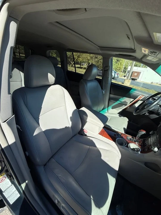 2011 Toyota Highlander - Image 10 of 13