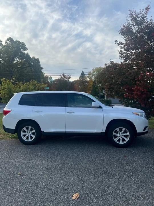 2011 Toyota Highlander - Image 3 of 6