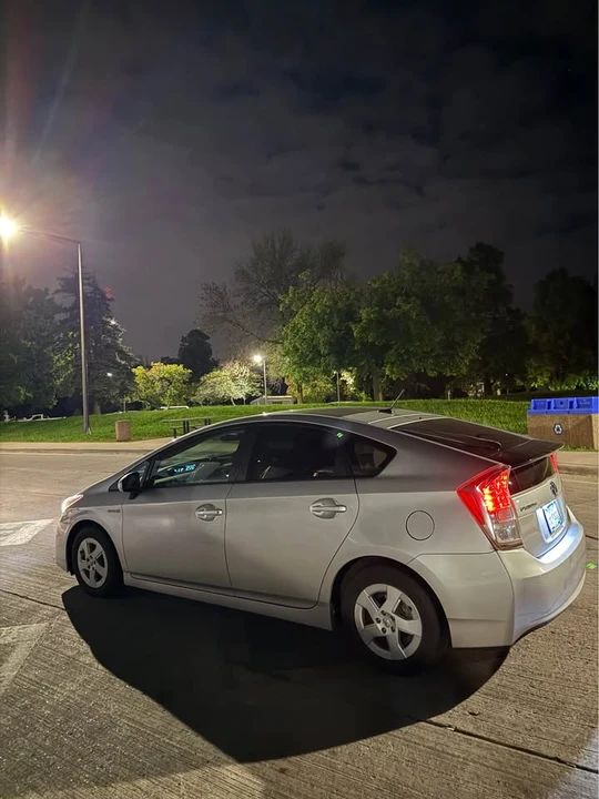 2011 Toyota Prius 3rd Gen - Image 2 of 12