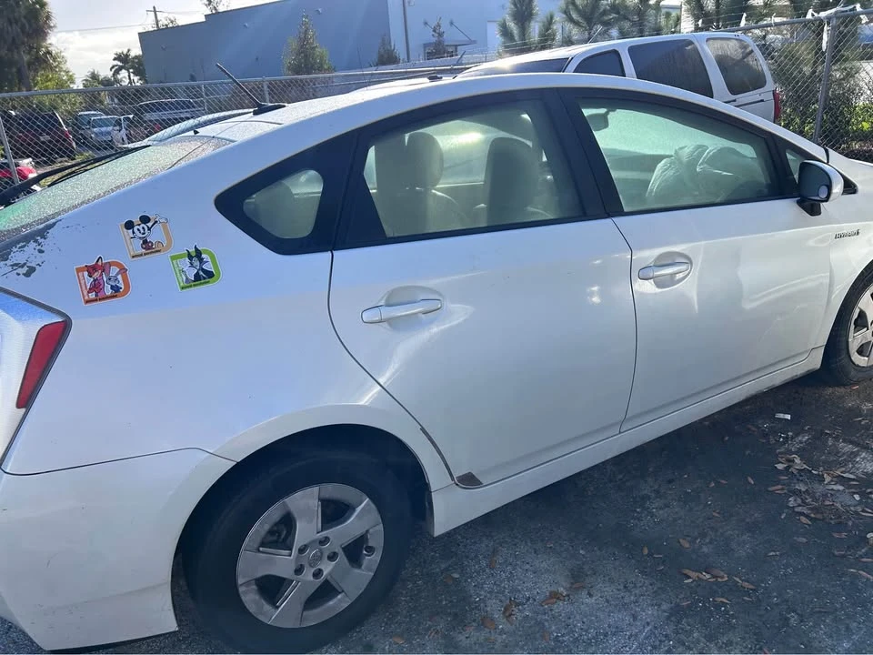 2011 Toyota Prius 3rd Gen - Image 3 of 6
