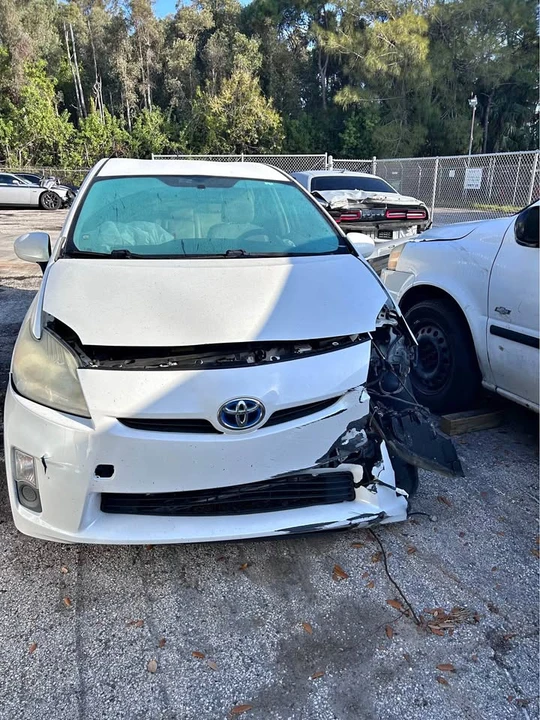 2011 Toyota Prius 3rd Gen - Image 2 of 6