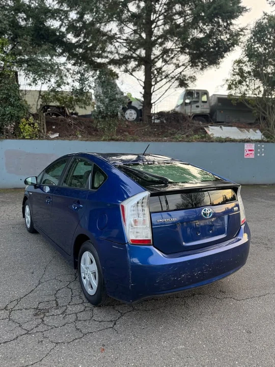 2011 Toyota Prius 3rd Gen - Image 6 of 10