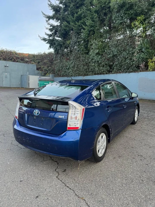 2011 Toyota Prius 3rd Gen - Image 4 of 10
