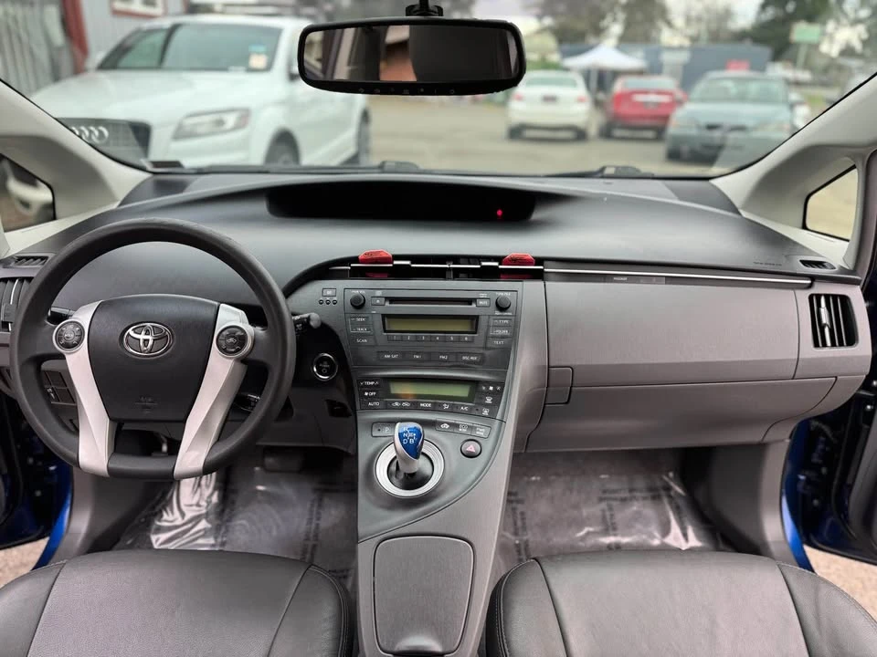 2011 Toyota Prius 3rd Gen - Image 7 of 15
