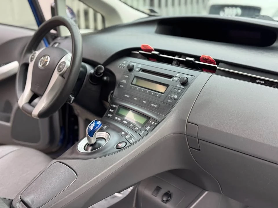 2011 Toyota Prius 3rd Gen - Image 12 of 15