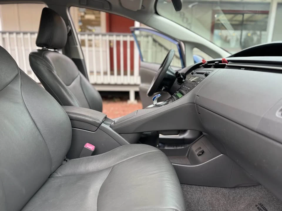 2011 Toyota Prius 3rd Gen - Image 6 of 15