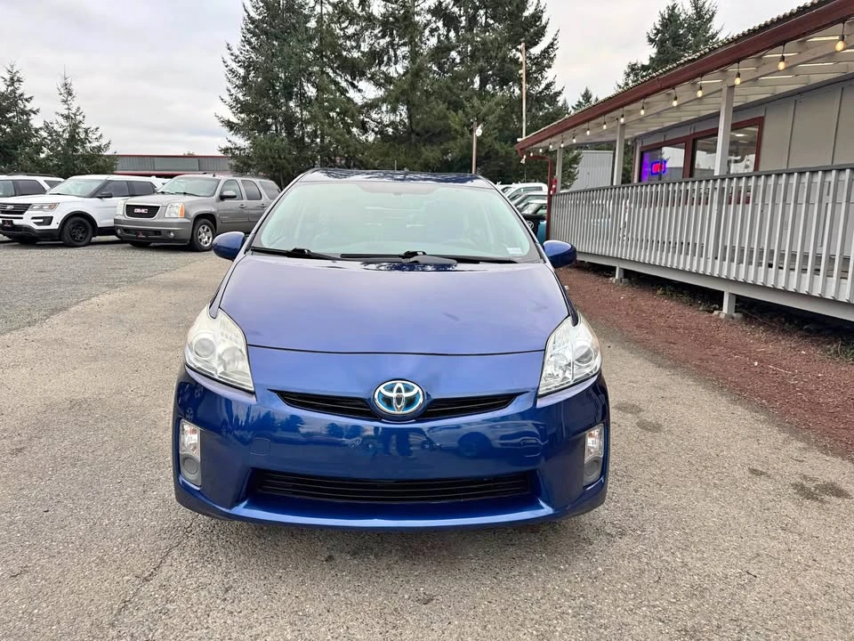 2011 Toyota Prius 3rd Gen - Image 2 of 15