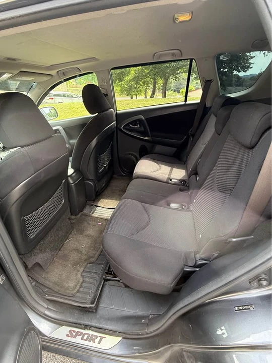 2011 Toyota RAV4 3rd Gen - Image 10 of 10
