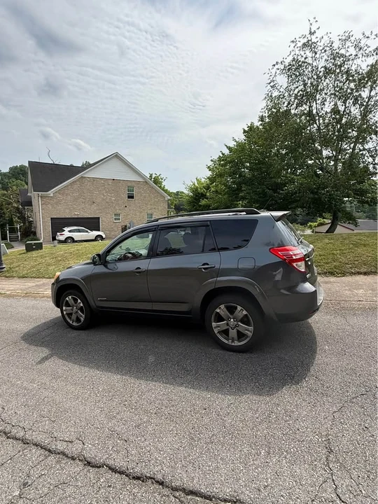 2011 Toyota RAV4 3rd Gen - Image 5 of 10