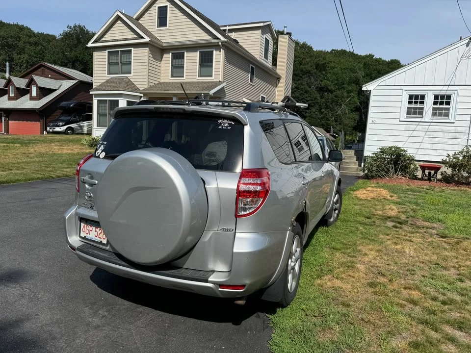 2011 Toyota RAV4 3rd Gen - Image 3 of 4