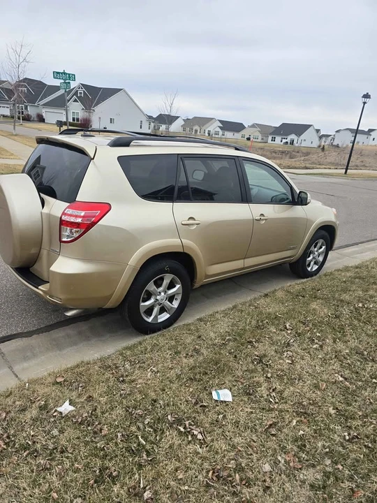 2011 Toyota RAV4 3rd Gen - Image 5 of 16