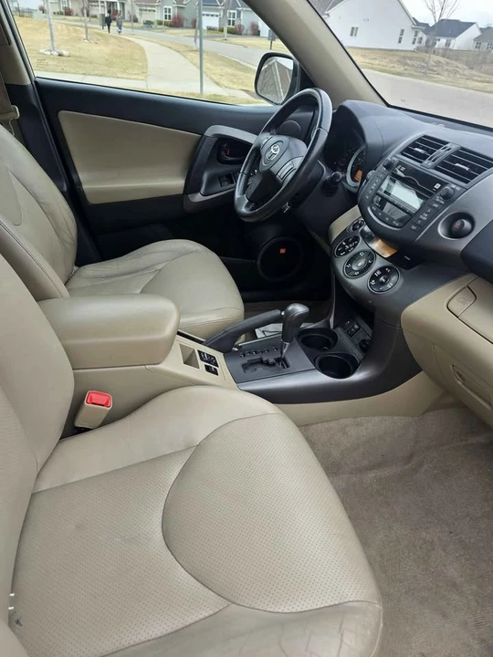 2011 Toyota RAV4 3rd Gen - Image 9 of 16