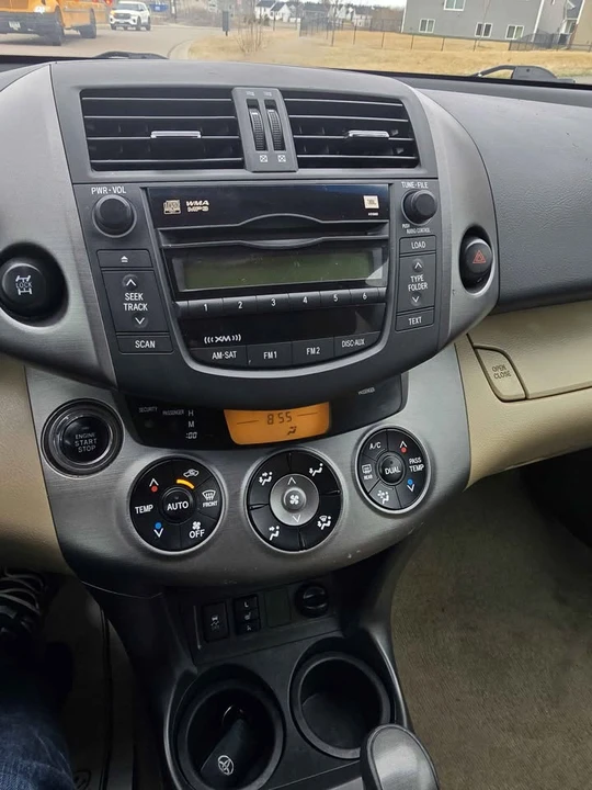 2011 Toyota RAV4 3rd Gen - Image 11 of 16