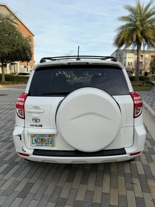 2011 Toyota RAV4 3rd Gen - Image 8 of 16