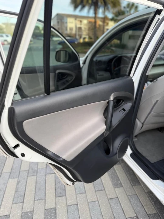 2011 Toyota RAV4 3rd Gen - Image 13 of 16