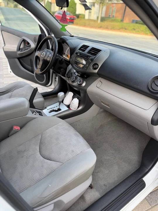 2011 Toyota RAV4 3rd Gen - Image 11 of 16