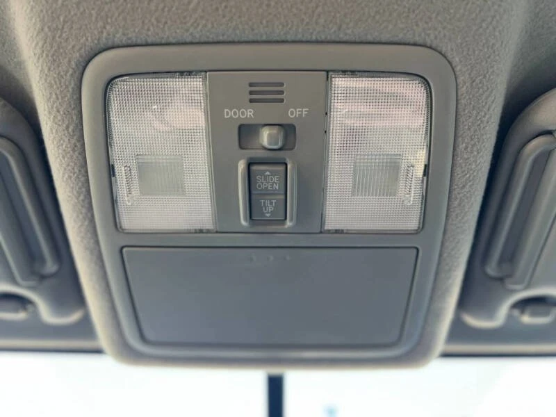 2011 Toyota RAV4 3rd Gen - Image 18 of 20