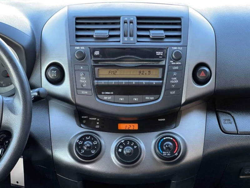2011 Toyota RAV4 3rd Gen - Image 16 of 20
