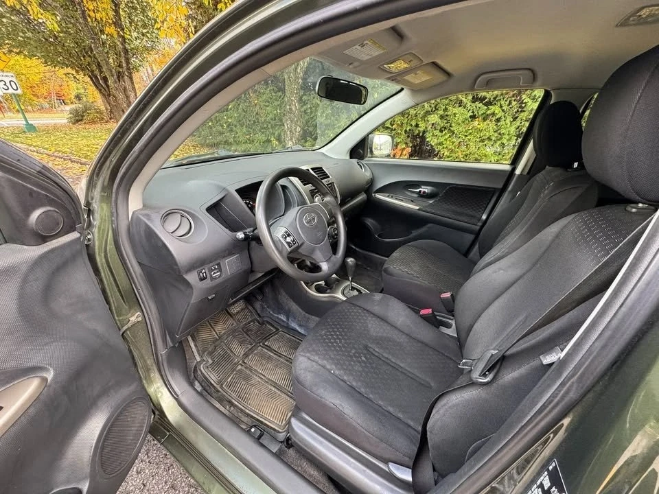 2011 Toyota Yaris - Image 5 of 8