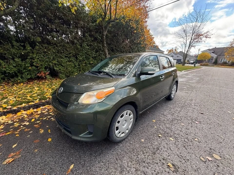 2011 Toyota Yaris - Image 2 of 8