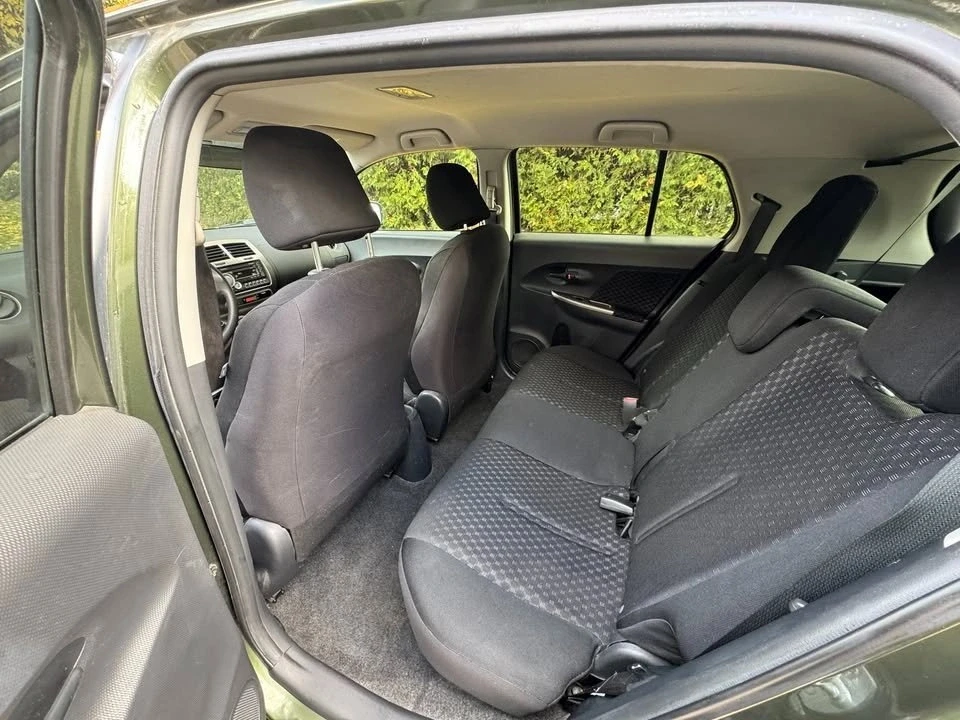 2011 Toyota Yaris - Image 7 of 8