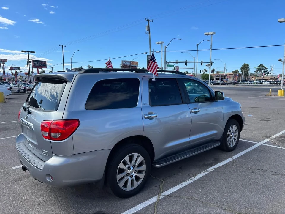2011 Toyota Sequoia 2nd Gen - Image 4 of 10