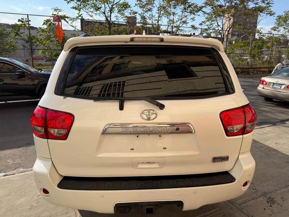 2011 Toyota Sequoia 2nd Gen - Image 5 of 9
